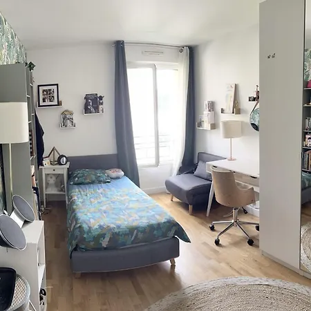 Modern T3 With Garden In * Paris